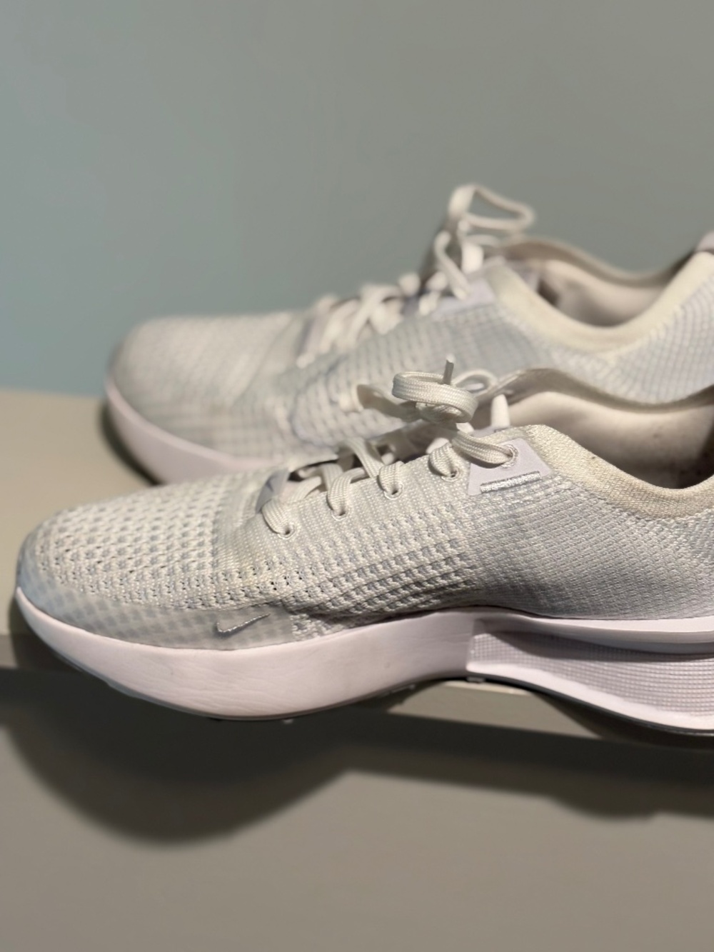 Nike running sneakets